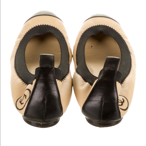 SOLD!! Chanel CC Logo Leather Ballet Flats - Picture 3 of 10